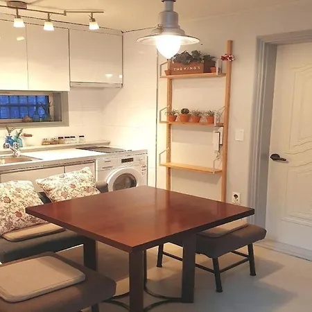 Cozy House Apartment